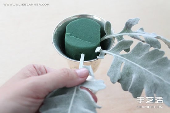简易插花入门教程图解 所用花器是废旧圣杯~ 简易插花入门教程图解 所用花器是废旧圣杯~