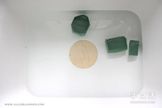 简易插花入门教程图解 所用花器是废旧圣杯~ 简易插花入门教程图解 所用花器是废旧圣杯~