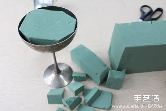 简易插花入门教程图解 所用花器是废旧圣杯~ 简易插花入门教程图解 所用花器是废旧圣杯~